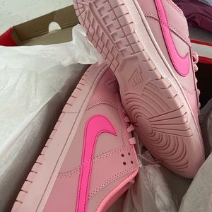 Dunk Low GS 'Triple Pink' DH9756-600